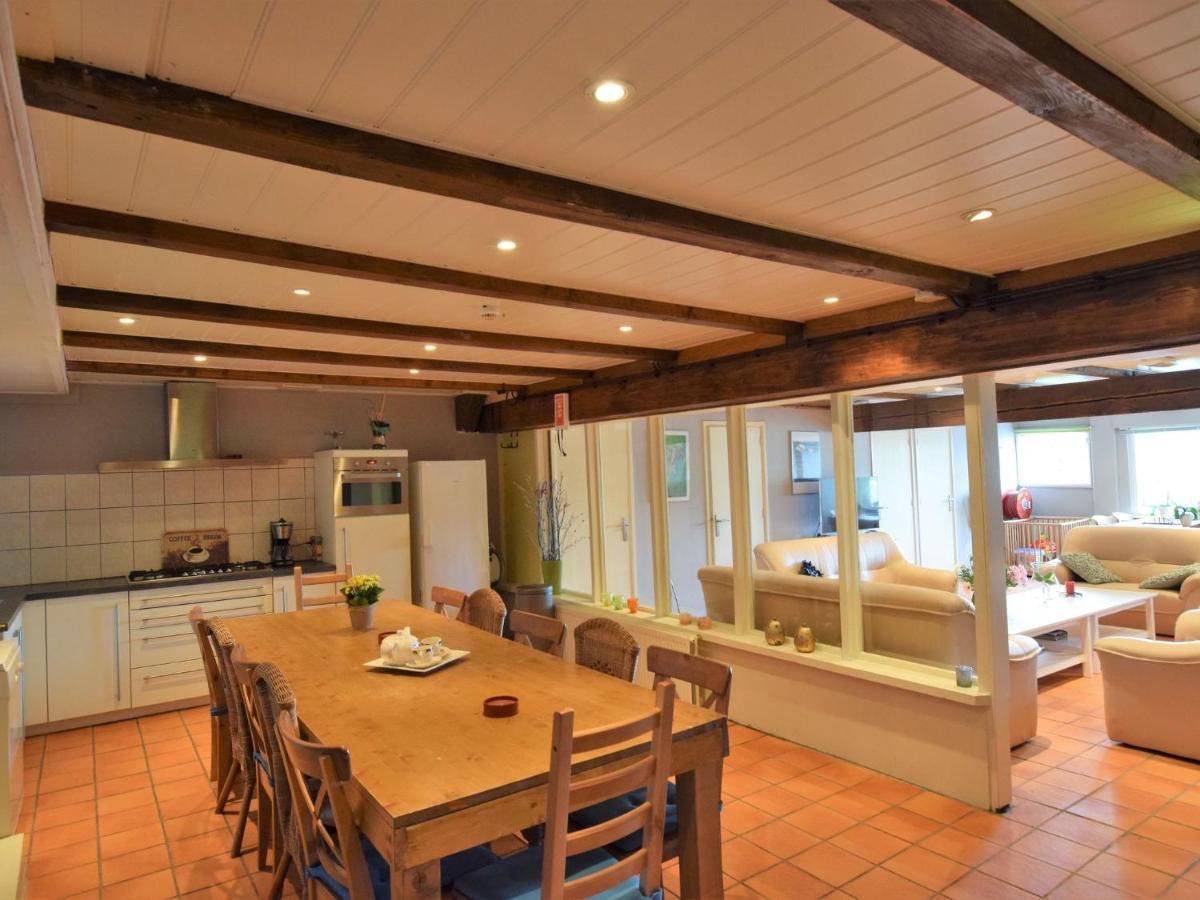 Quaint Farmhouse Near River In Oosterwijk Leerdam Exterior foto